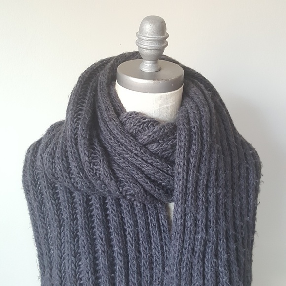 Terranova Gray Long Scarf - Picture 3 of 9